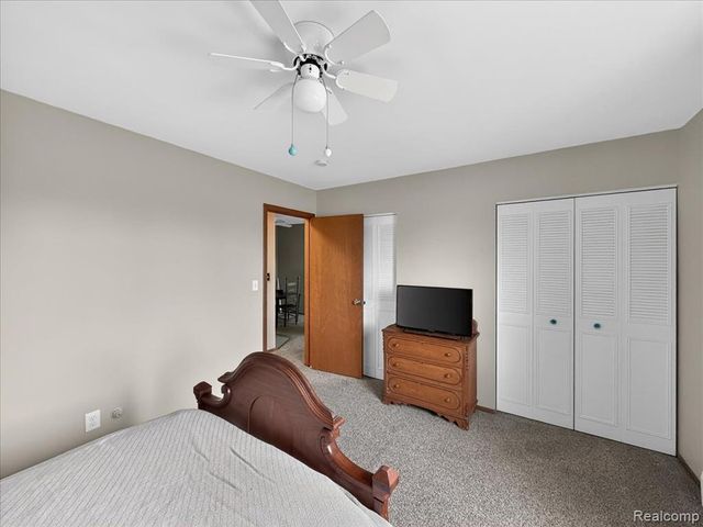 32095 Beaconsfield Street 29, Roseville, MI 48066