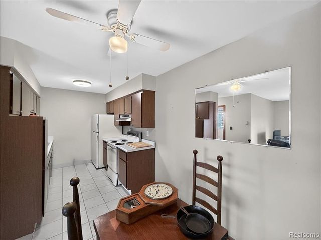 32095 Beaconsfield Street 29, Roseville, MI 48066