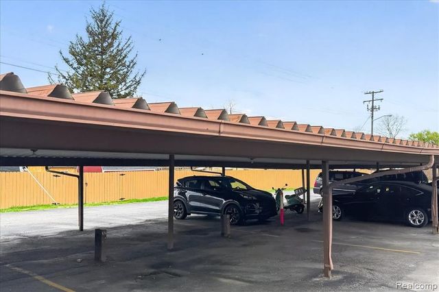 32095 Beaconsfield Street 29, Roseville, MI 48066