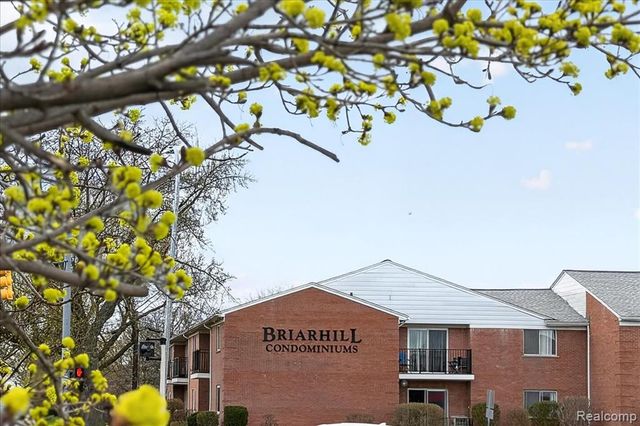 32095 Beaconsfield Street 29, Roseville, MI 48066