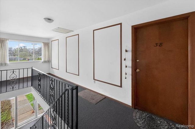 32095 Beaconsfield Street 29, Roseville, MI 48066