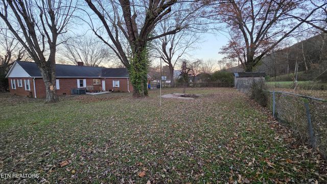 992 Walden Ridge Lane, Caryville, TN 37714