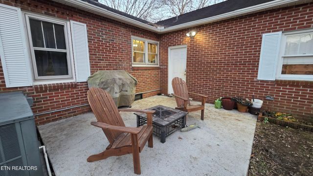 992 Walden Ridge Lane, Caryville, TN 37714