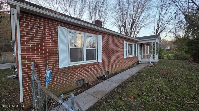 992 Walden Ridge Lane, Caryville, TN 37714