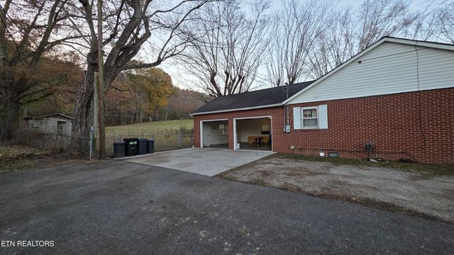 992 Walden Ridge Lane, Caryville, TN 37714