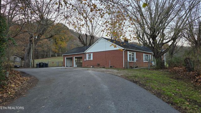 992 Walden Ridge Lane, Caryville, TN 37714