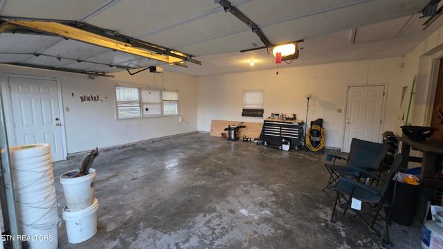 992 Walden Ridge Lane, Caryville, TN 37714