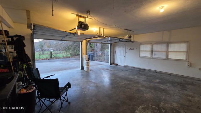 992 Walden Ridge Lane, Caryville, TN 37714