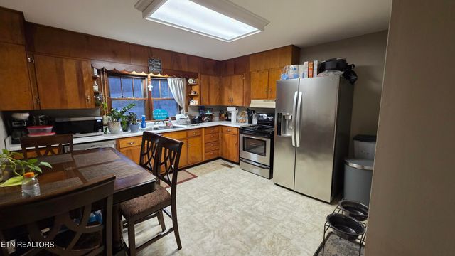 992 Walden Ridge Lane, Caryville, TN 37714