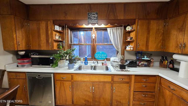 992 Walden Ridge Lane, Caryville, TN 37714