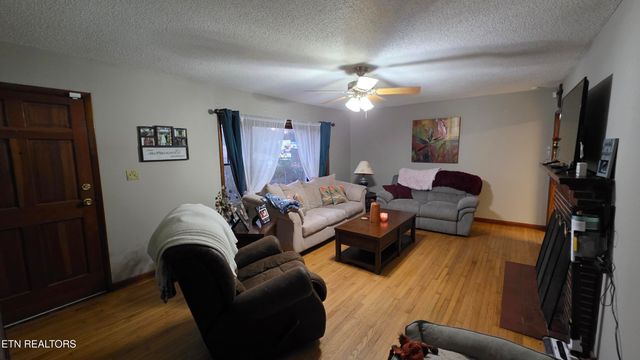 992 Walden Ridge Lane, Caryville, TN 37714