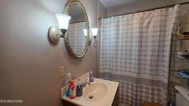 992 Walden Ridge Lane, Caryville, TN 37714