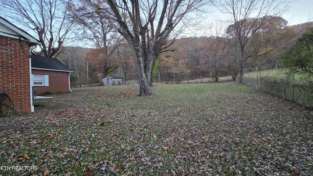 992 Walden Ridge Lane, Caryville, TN 37714