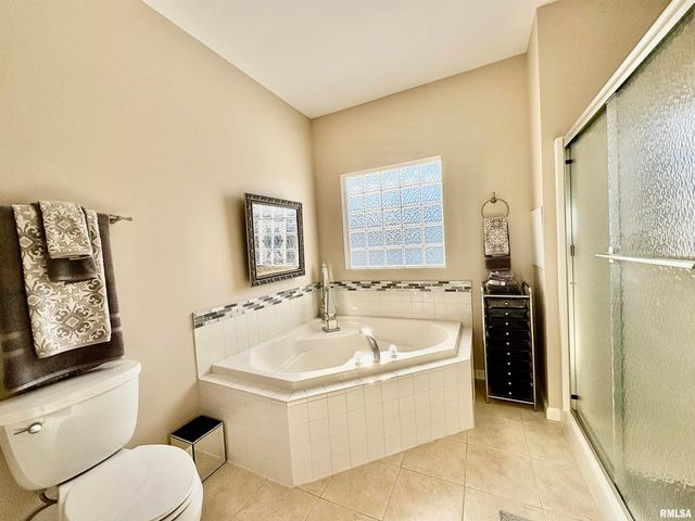 25 ELEANOR Lane, Jacksonville, IL 62650