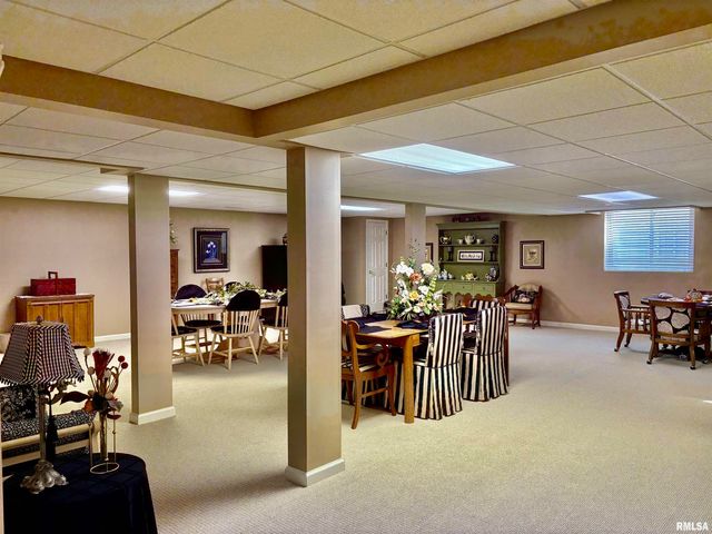 25 ELEANOR Lane, Jacksonville, IL 62650