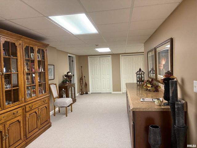 25 ELEANOR Lane, Jacksonville, IL 62650