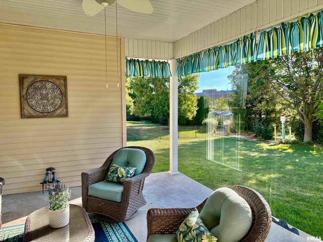 25 ELEANOR Lane, Jacksonville, IL 62650