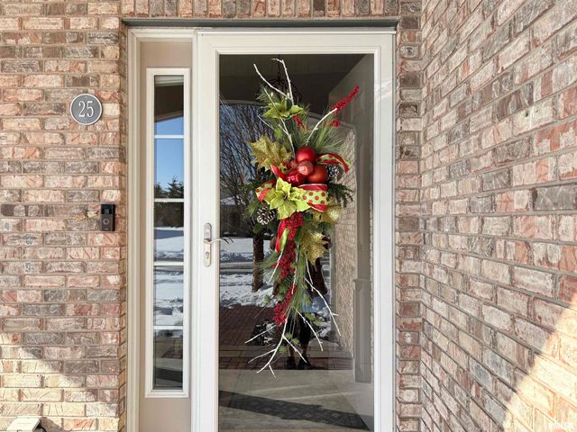 25 ELEANOR Lane, Jacksonville, IL 62650