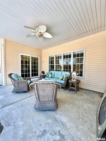 25 ELEANOR Lane, Jacksonville, IL 62650