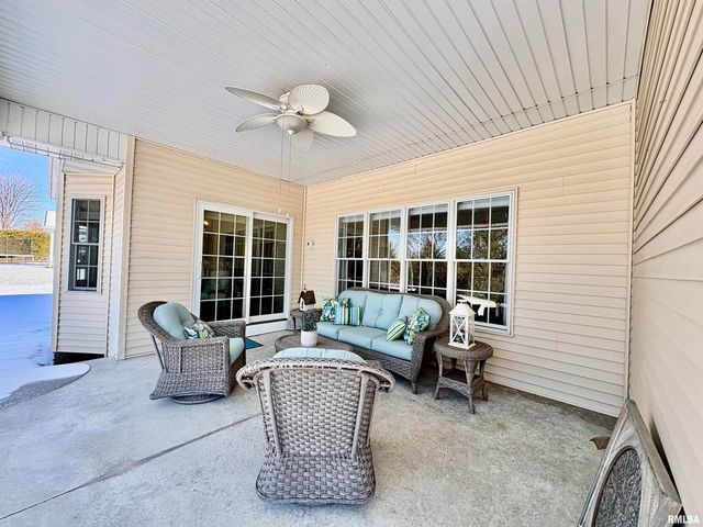 25 ELEANOR Lane, Jacksonville, IL 62650