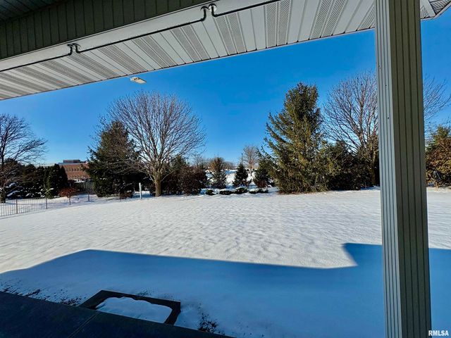 25 ELEANOR Lane, Jacksonville, IL 62650