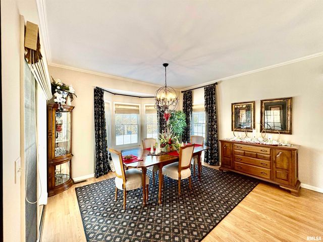 25 ELEANOR Lane, Jacksonville, IL 62650