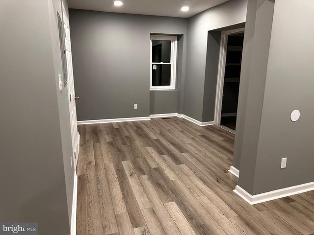 32 KENT RD, Upper Darby, PA 19082