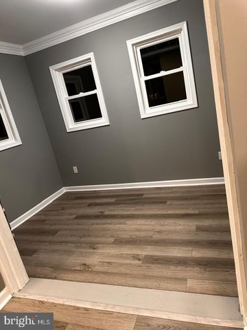 32 KENT RD, Upper Darby, PA 19082