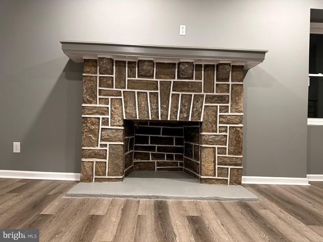 32 KENT RD, Upper Darby, PA 19082