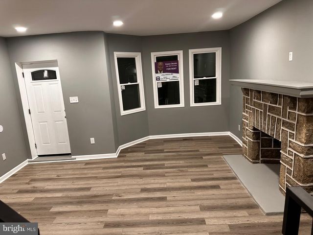 32 KENT RD, Upper Darby, PA 19082