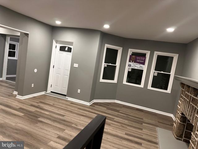 32 KENT RD, Upper Darby, PA 19082