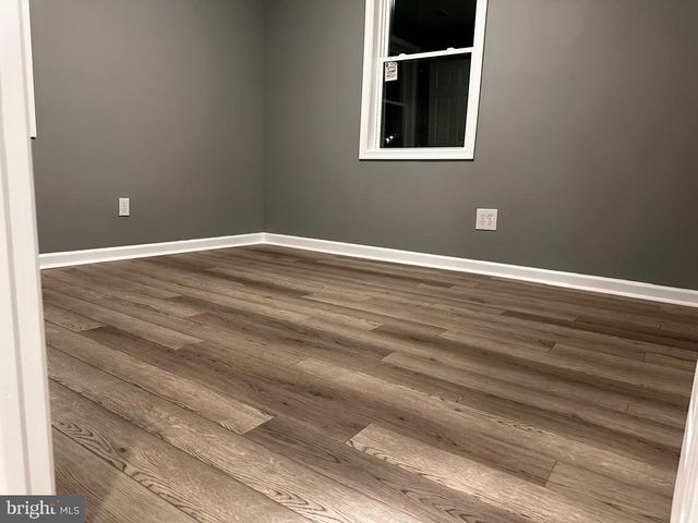 32 KENT RD, Upper Darby, PA 19082