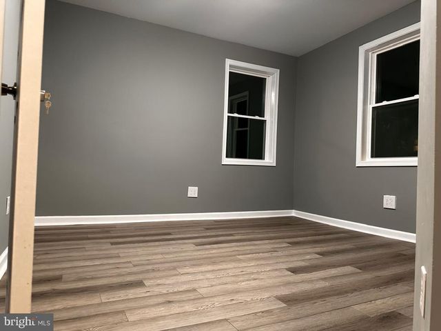 32 KENT RD, Upper Darby, PA 19082