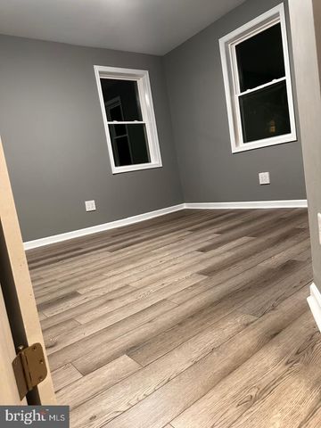 32 KENT RD, Upper Darby, PA 19082