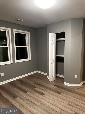 32 KENT RD, Upper Darby, PA 19082