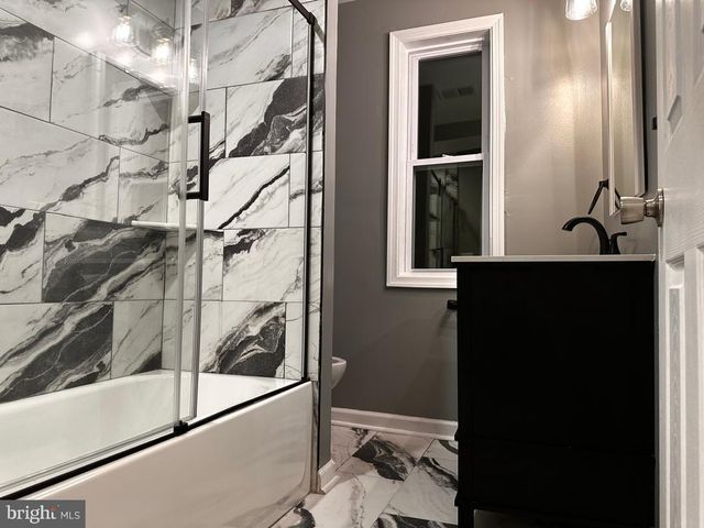 32 KENT RD, Upper Darby, PA 19082