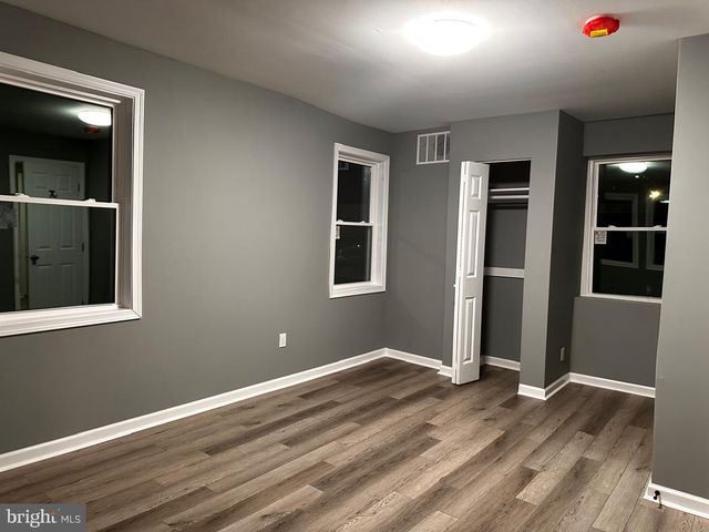 32 KENT RD, Upper Darby, PA 19082