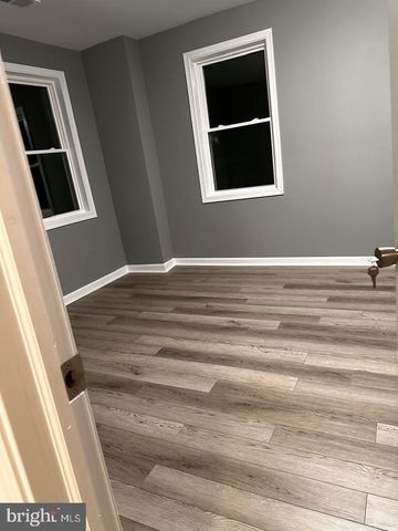 32 KENT RD, Upper Darby, PA 19082