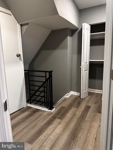 32 KENT RD, Upper Darby, PA 19082