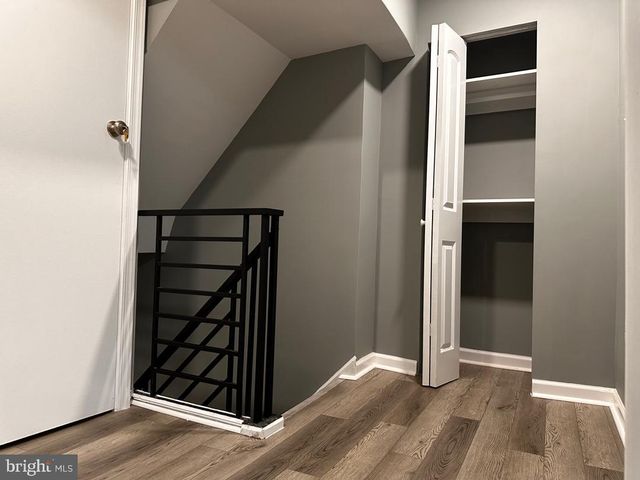 32 KENT RD, Upper Darby, PA 19082