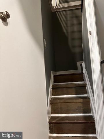 32 KENT RD, Upper Darby, PA 19082