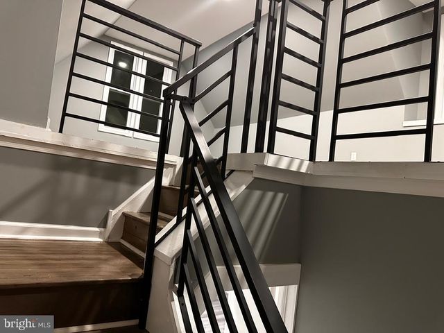 32 KENT RD, Upper Darby, PA 19082