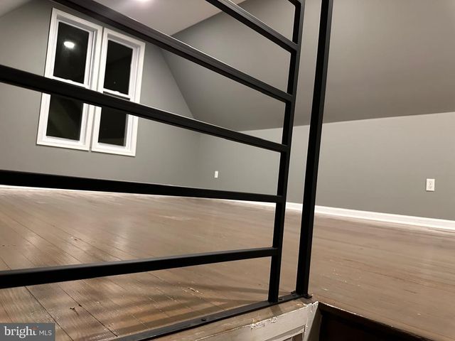 32 KENT RD, Upper Darby, PA 19082