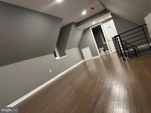 32 KENT RD, Upper Darby, PA 19082