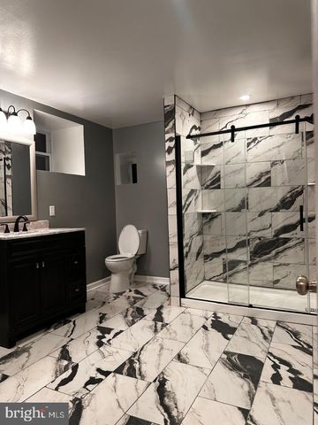 32 KENT RD, Upper Darby, PA 19082