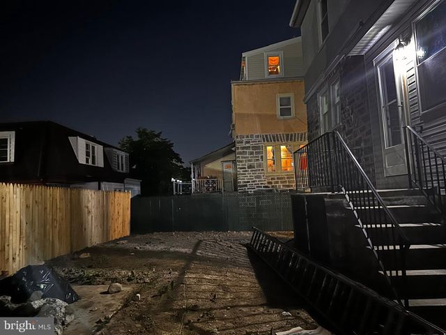 32 KENT RD, Upper Darby, PA 19082