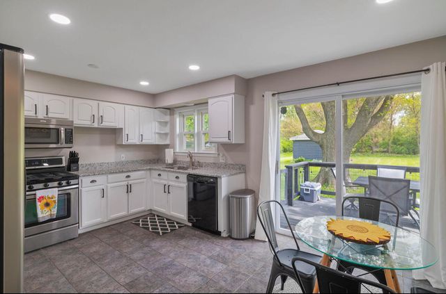 7125 Delaware Street, Merrillville, IN 46410