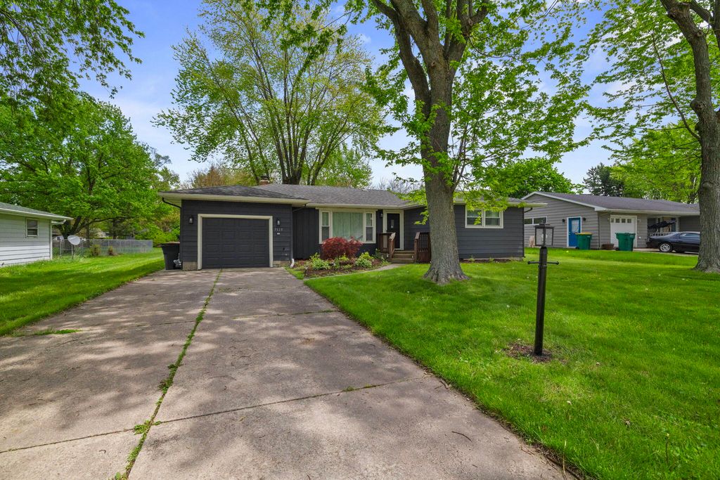 7125 Delaware Street, Merrillville, IN 46410