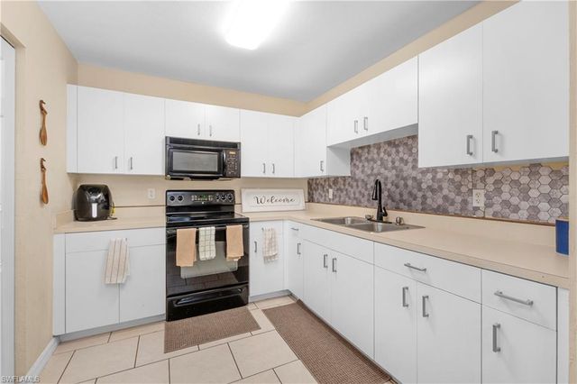 4204 34th ST SW, Lehigh Acres, FL 33976