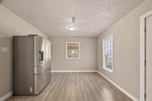 1221 Parkway Street, Baytown, TX 77520